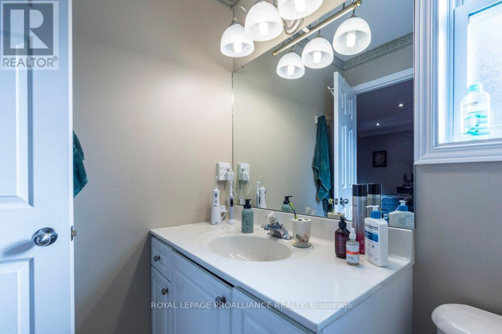 1 Simmons Court, Quinte West, Ontario  K8V 6M9 - Photo 24 - X12403000