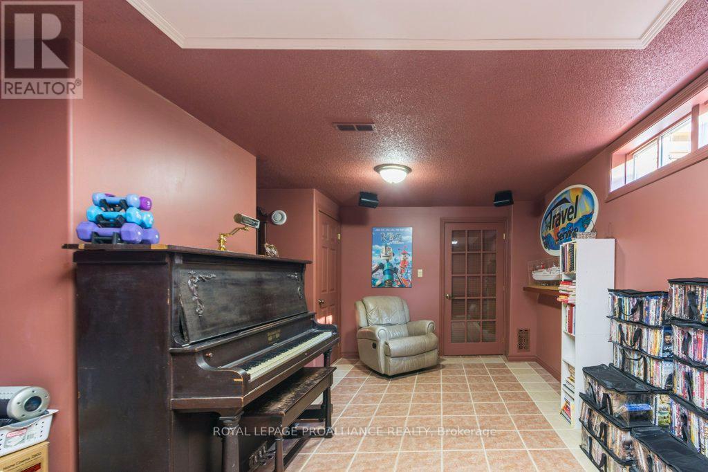 1 Simmons Court, Quinte West, Ontario  K8V 6M9 - Photo 34 - X12403000