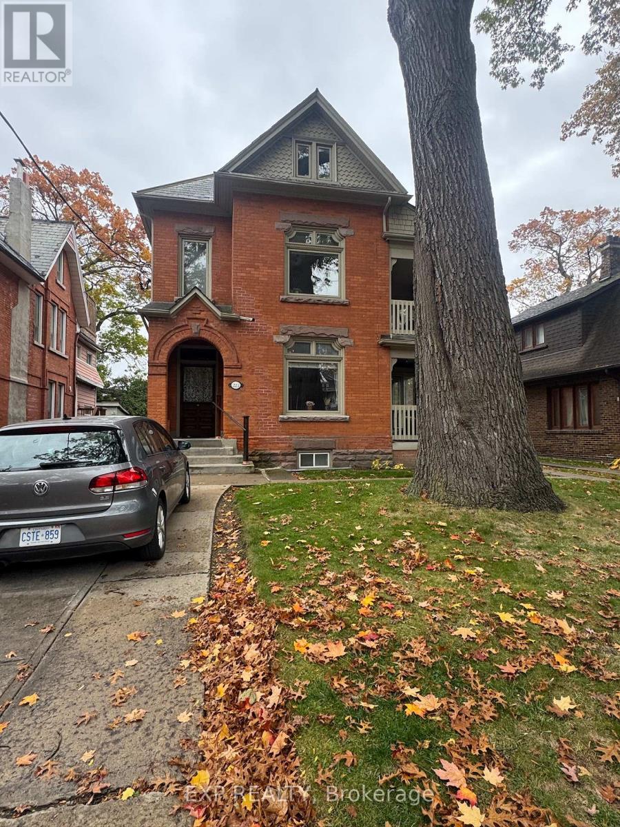 6 - 223 Evelyn Avenue, Toronto, Ontario  M6P 2Z8 - Photo 12 - W12395459