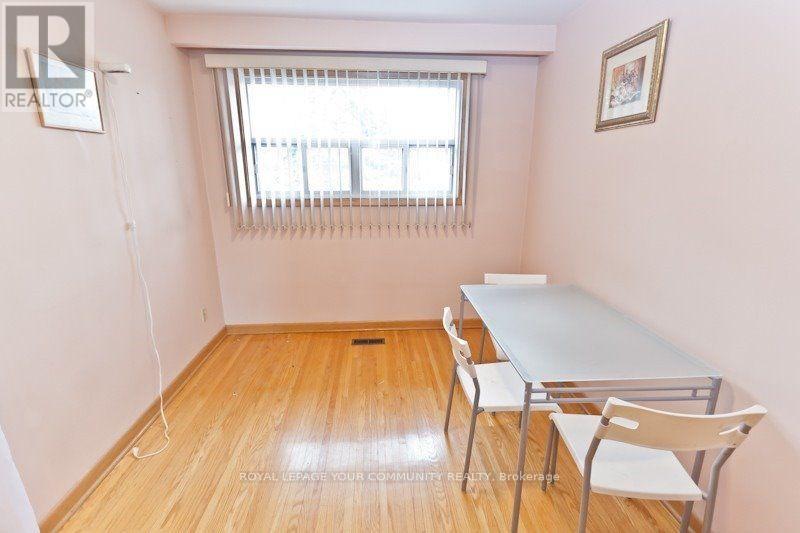 8 Stanwood Crescent, Toronto, Ontario  M9M 1Z9 - Photo 5 - W12609166