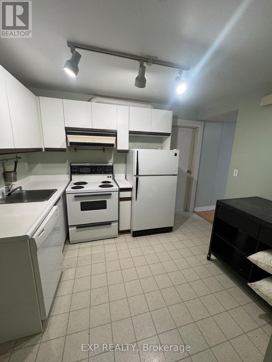 6 - 223 Evelyn Avenue, Toronto, Ontario  M6P 2Z8 - Photo 8 - W12395459