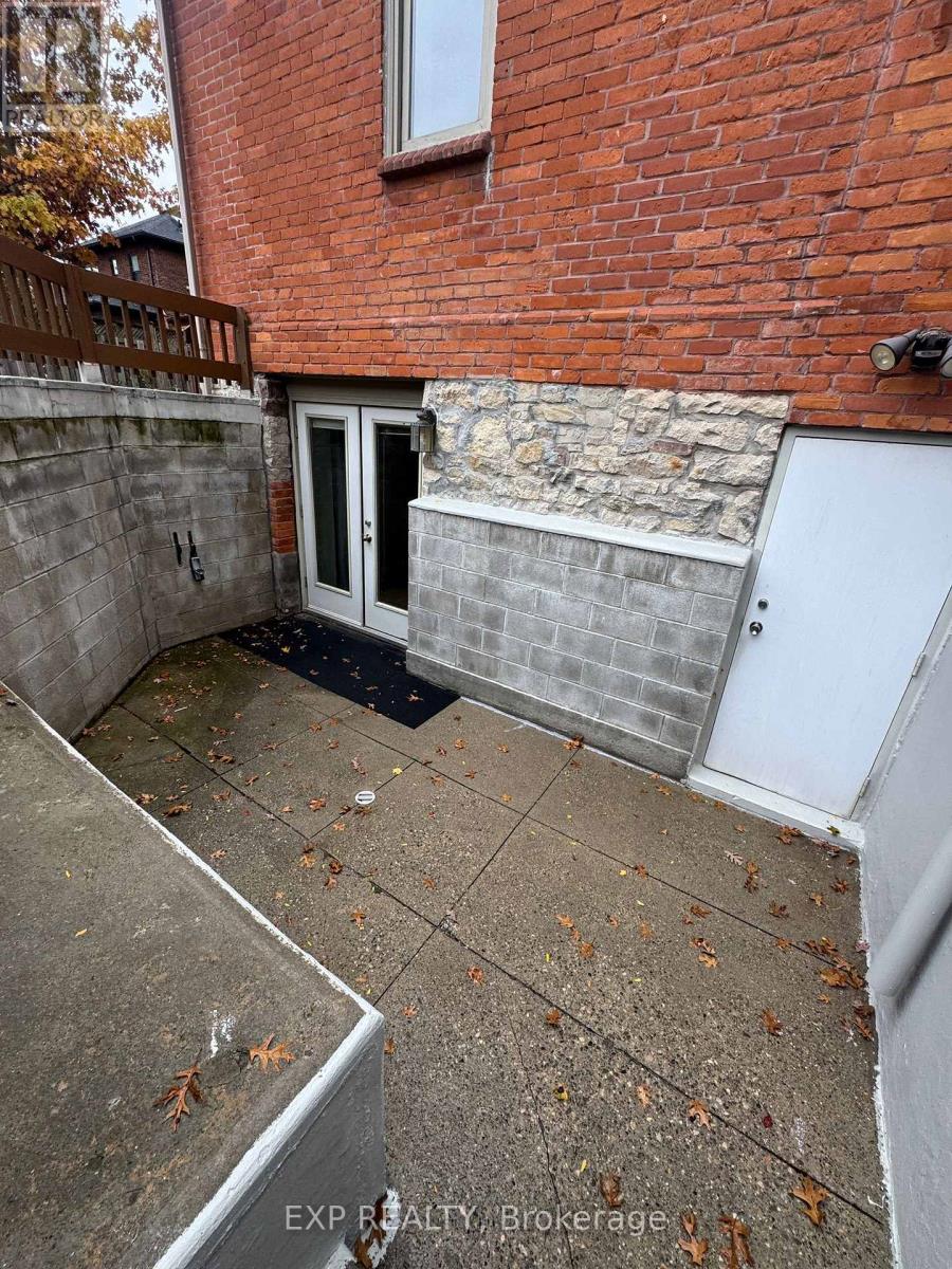 6 - 223 Evelyn Avenue, Toronto, Ontario  M6P 2Z8 - Photo 11 - W12395459