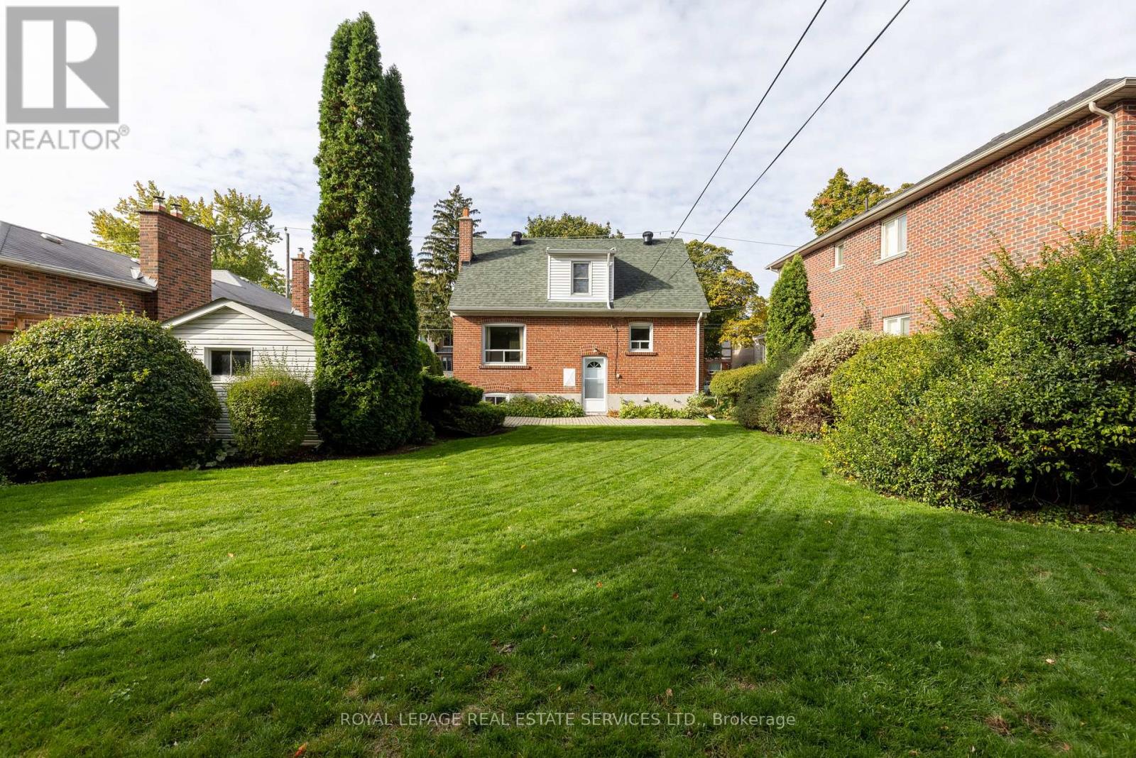 15 Burnelm Drive, Toronto, Ontario  M9B 4N2 - Photo 23 - W12609964