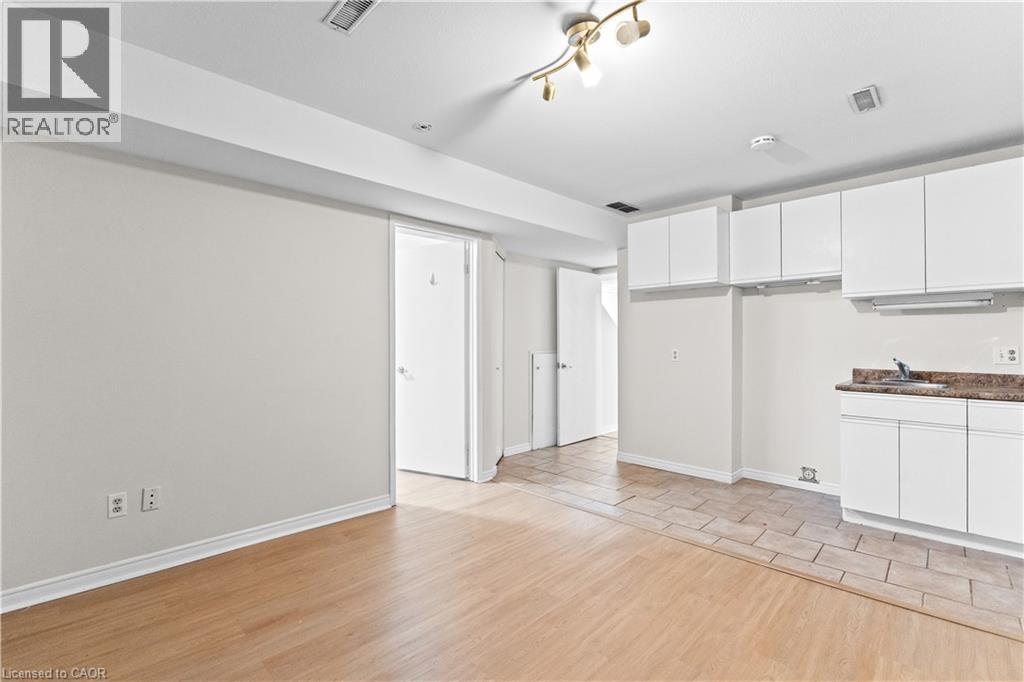 26 Woolwich Street, Kitchener, Ontario  N2K 1R9 - Photo 35 - 40792842