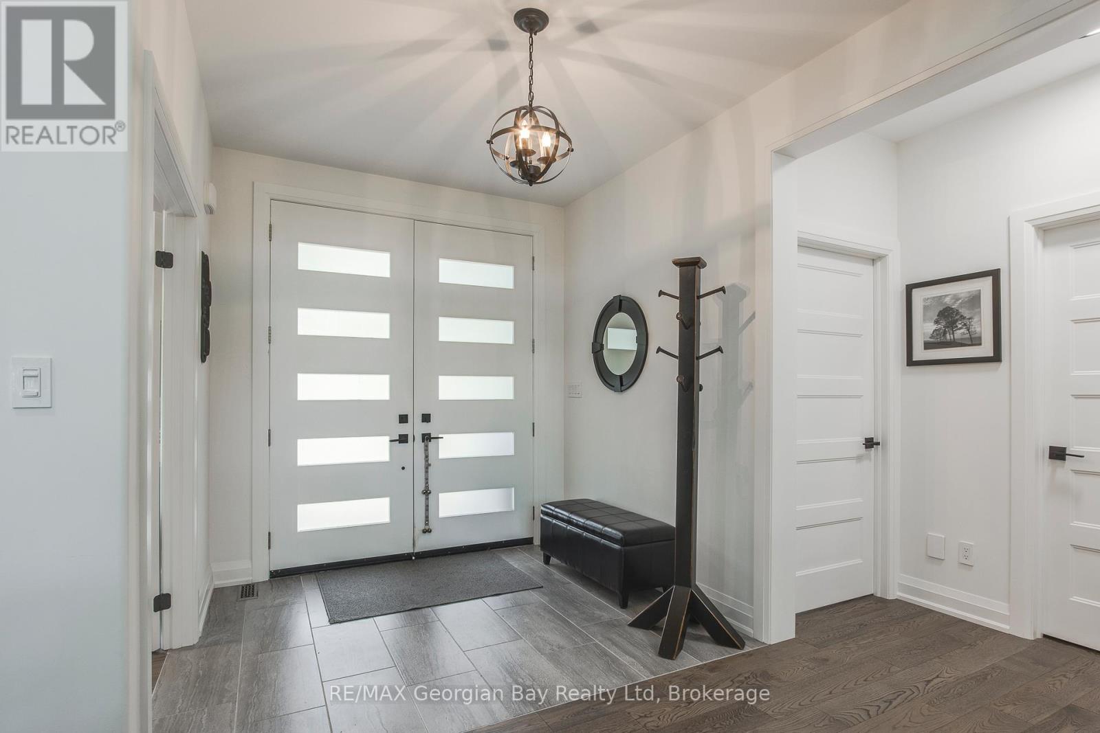 50 Windermere Circle, Tay, Ontario  L4R 0C3 - Photo 3 - S12610082