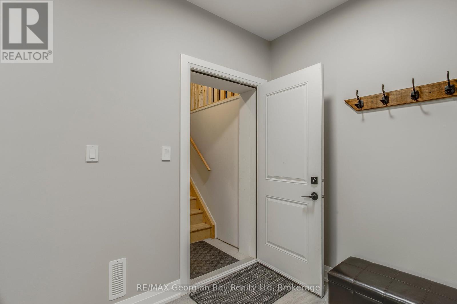 50 Windermere Circle, Tay, Ontario  L4R 0C3 - Photo 38 - S12610082