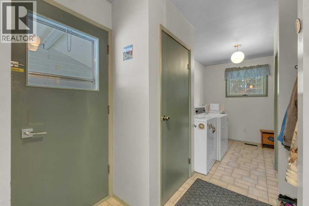 425016 Range Road 250, Rural Ponoka County, Alberta  T4J 1R4 - Photo 5 - A2273368