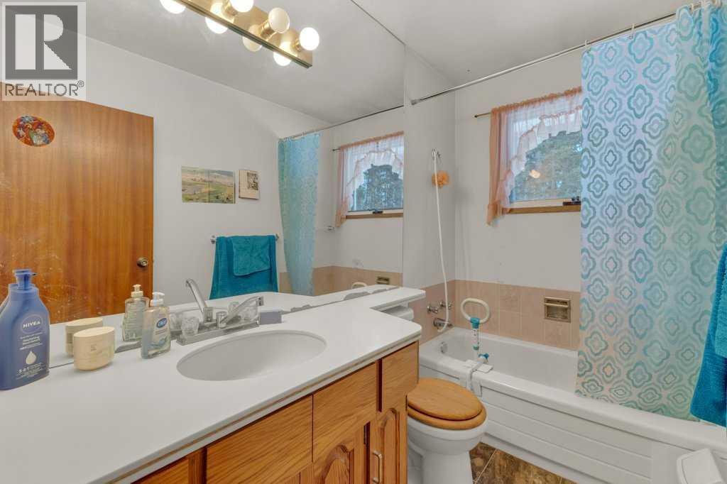 425016 Range Road 250, Rural Ponoka County, Alberta  T4J 1R4 - Photo 18 - A2273405