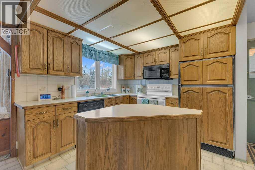 425016 Range Road 250, Rural Ponoka County, Alberta  T4J 1R4 - Photo 8 - A2273405