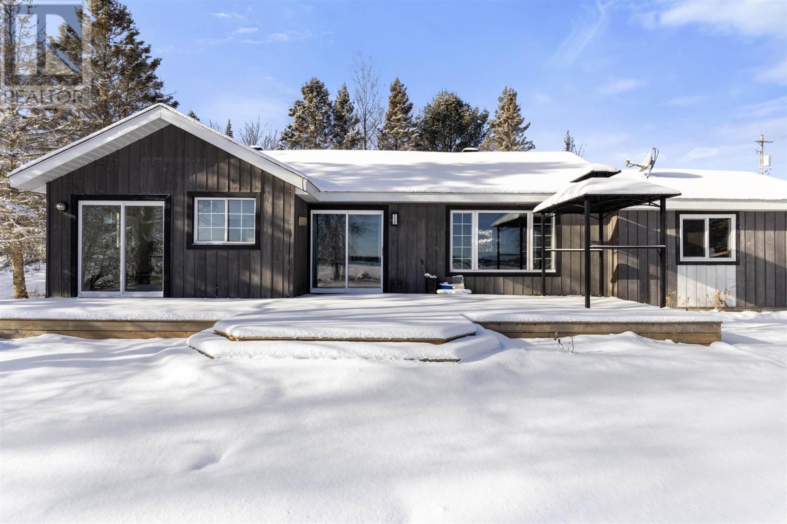 3 Hecla St, Bruce Mines, Ontario P0R 1C0 - Photo 1 - SM253431