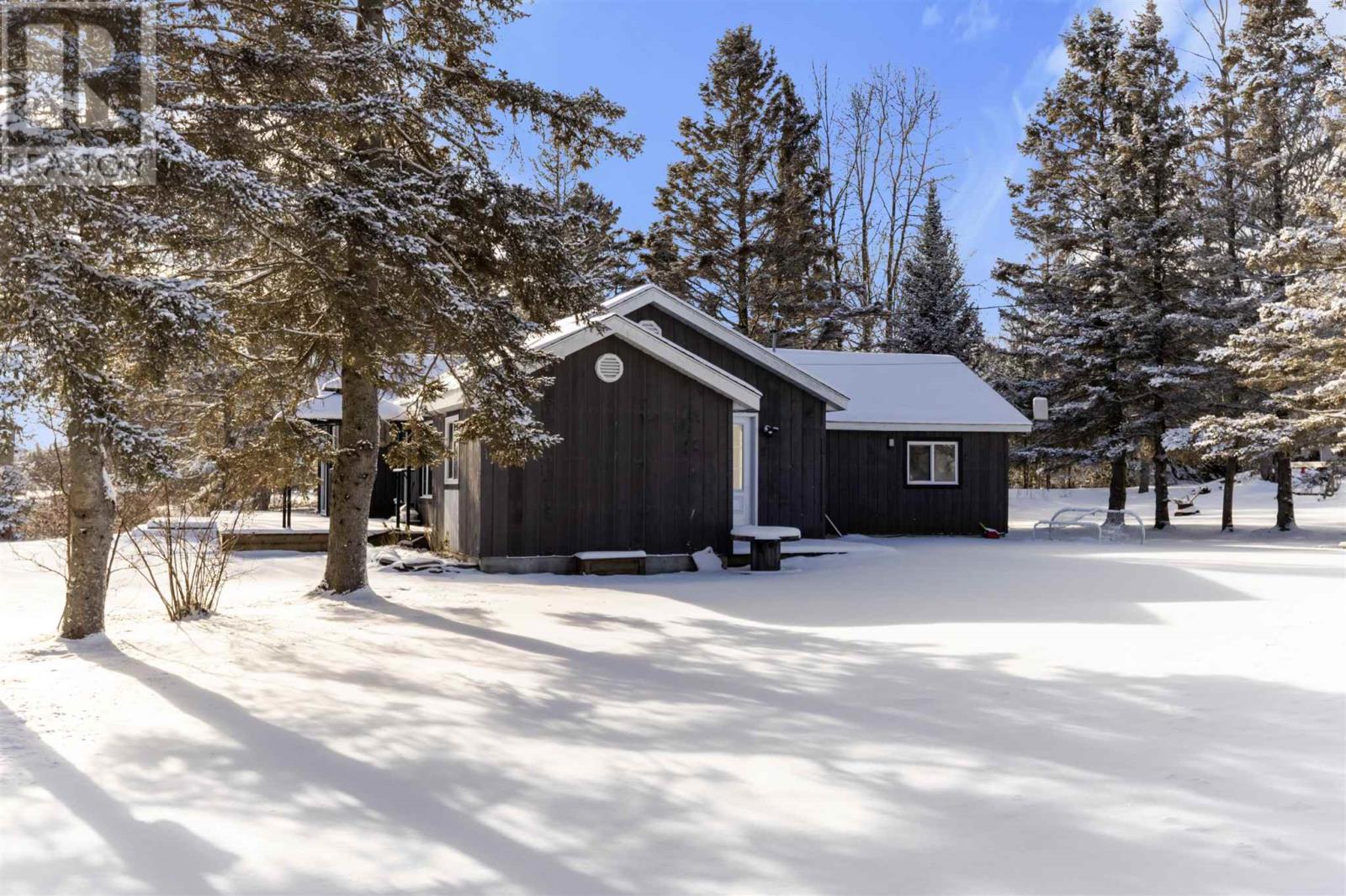 3 Hecla St, Bruce Mines, Ontario P0R 1C0 - Photo 4 - SM253431