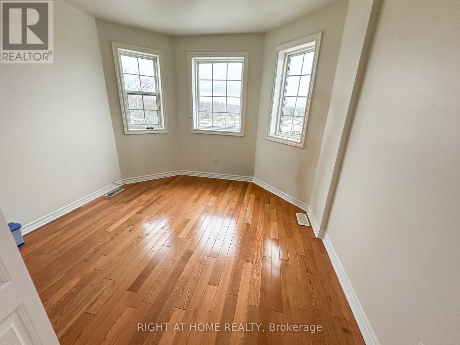 425 Kingsdale Avenue, Kingston, Ontario  K7M 7Z9 - Photo 12 - X12609974