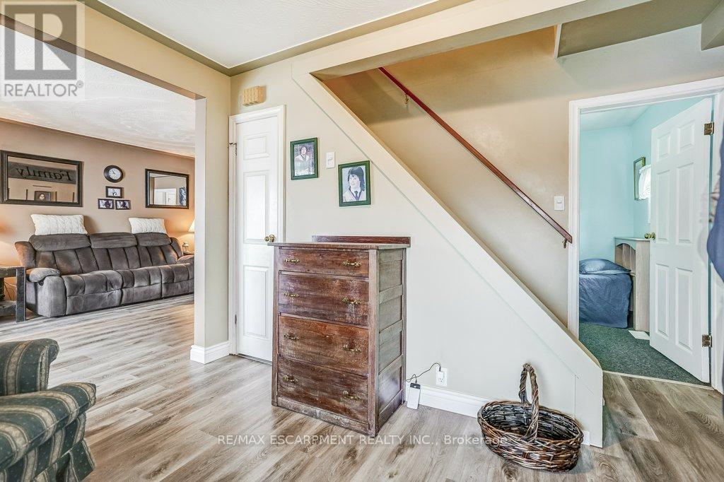 9188 Dickenson Road W, Hamilton, Ontario  L0R 1W0 - Photo 7 - X12609994