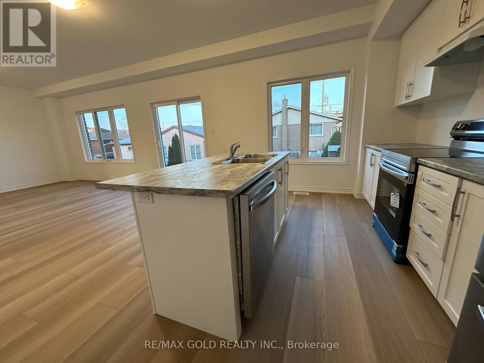 222 Pilkington Street, Thorold, Ontario  L2V 1K5 - Photo 11 - X12610038