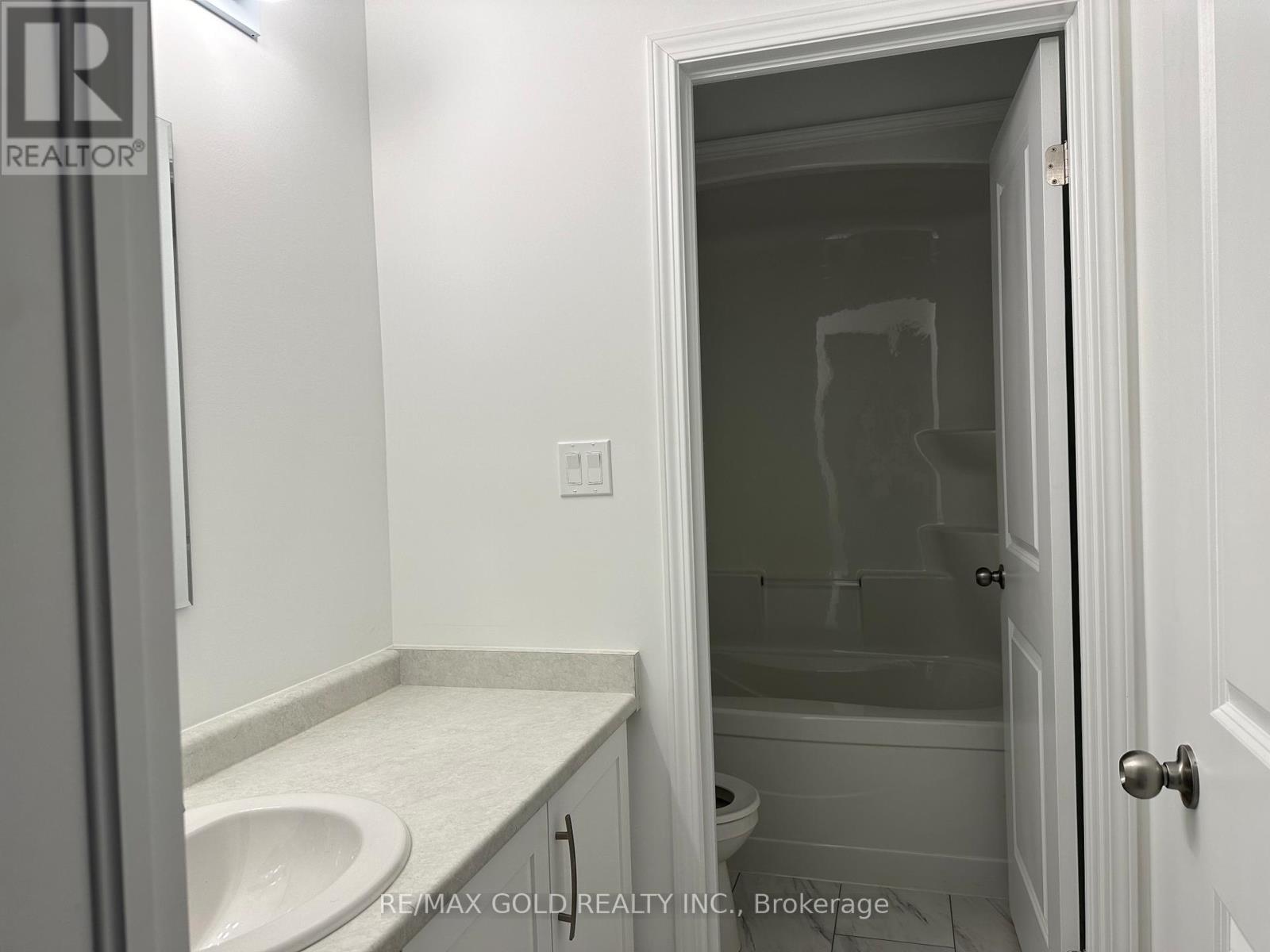 222 Pilkington Street, Thorold, Ontario  L2V 1K5 - Photo 16 - X12610038