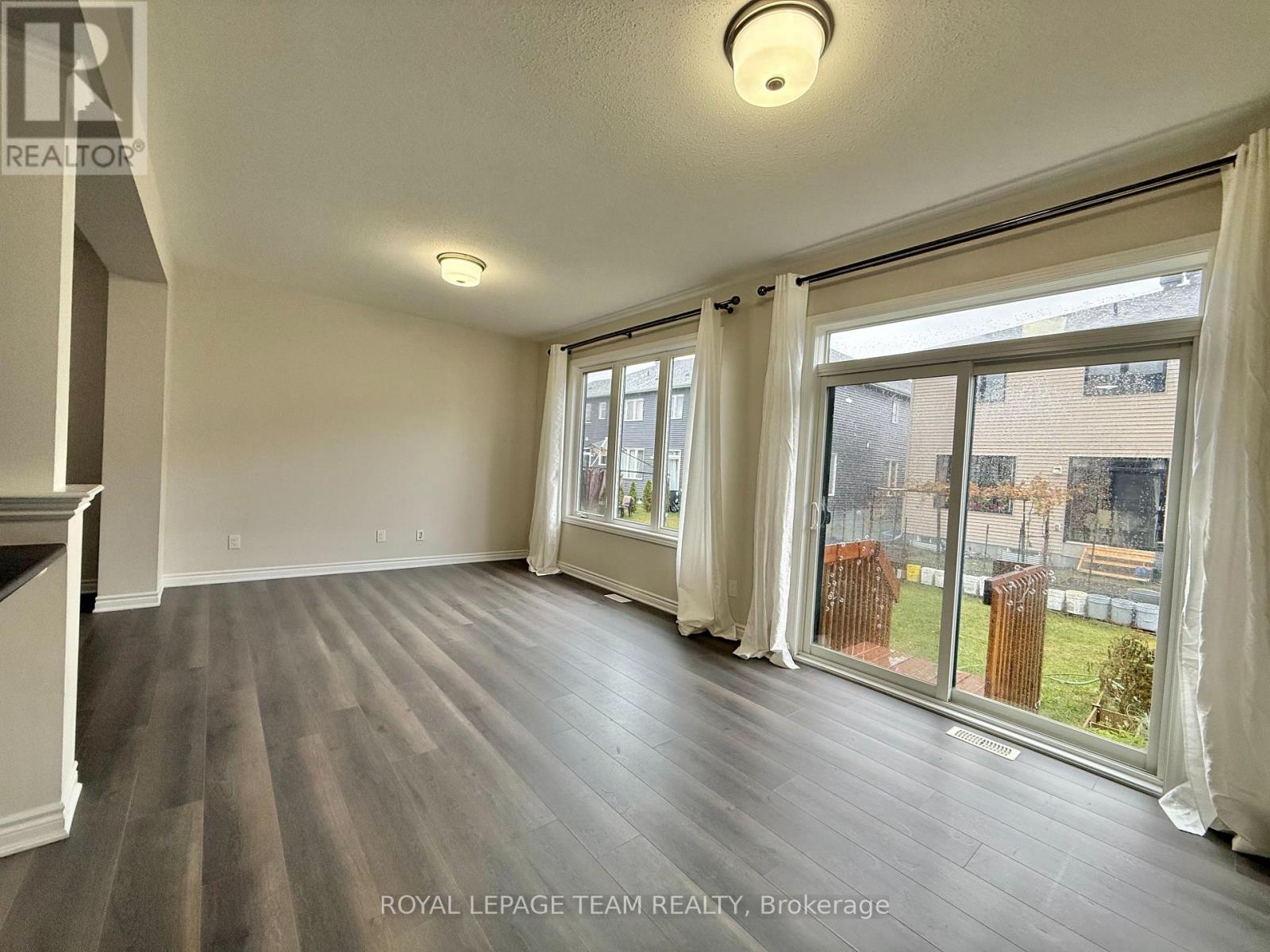 709 Megrez Way E, Ottawa, Ontario  K2J 6S9 - Photo 3 - X12610056