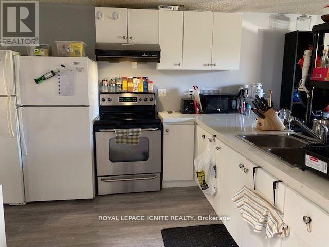 Room #1 - 65 Hickling Trail, Barrie, Ontario  L4M 5S8 - Photo 2 - S12609924