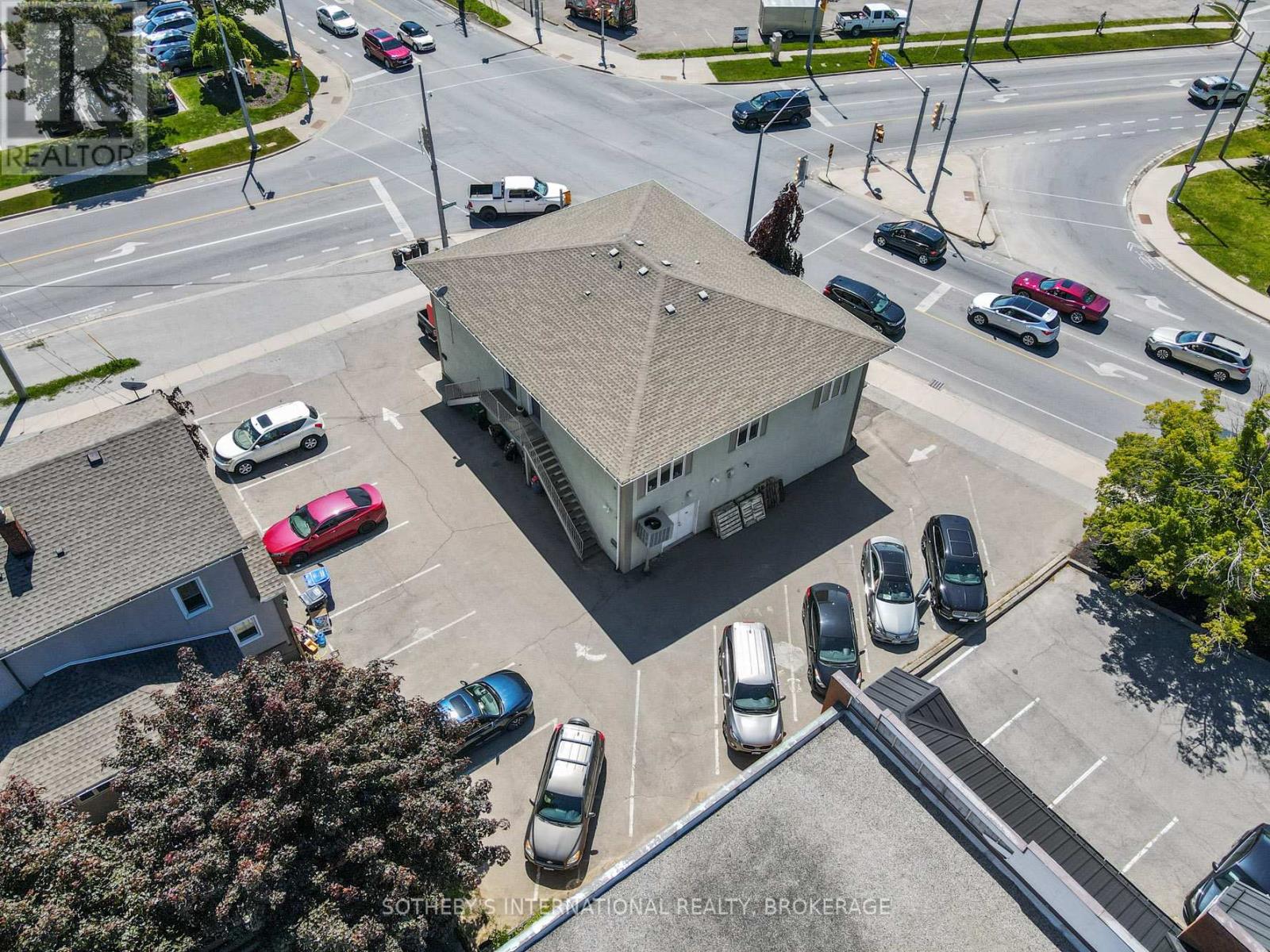 117 Lakeport Road, St. Catharines (Lakeport), Ontario  L2N 4R2 - Photo 11 - X12610152