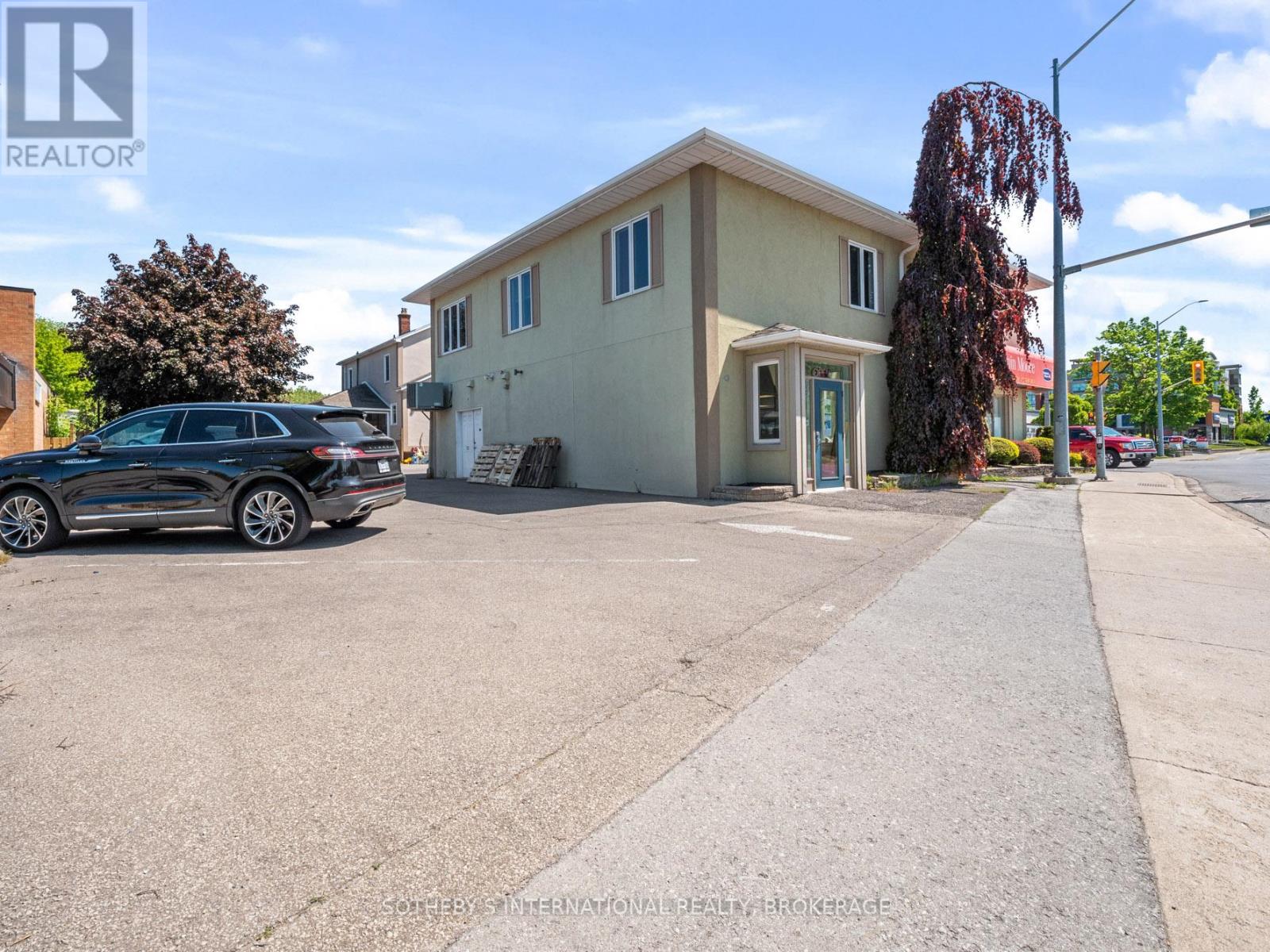 117 Lakeport Road, St. Catharines (Lakeport), Ontario  L2N 4R2 - Photo 5 - X12610152