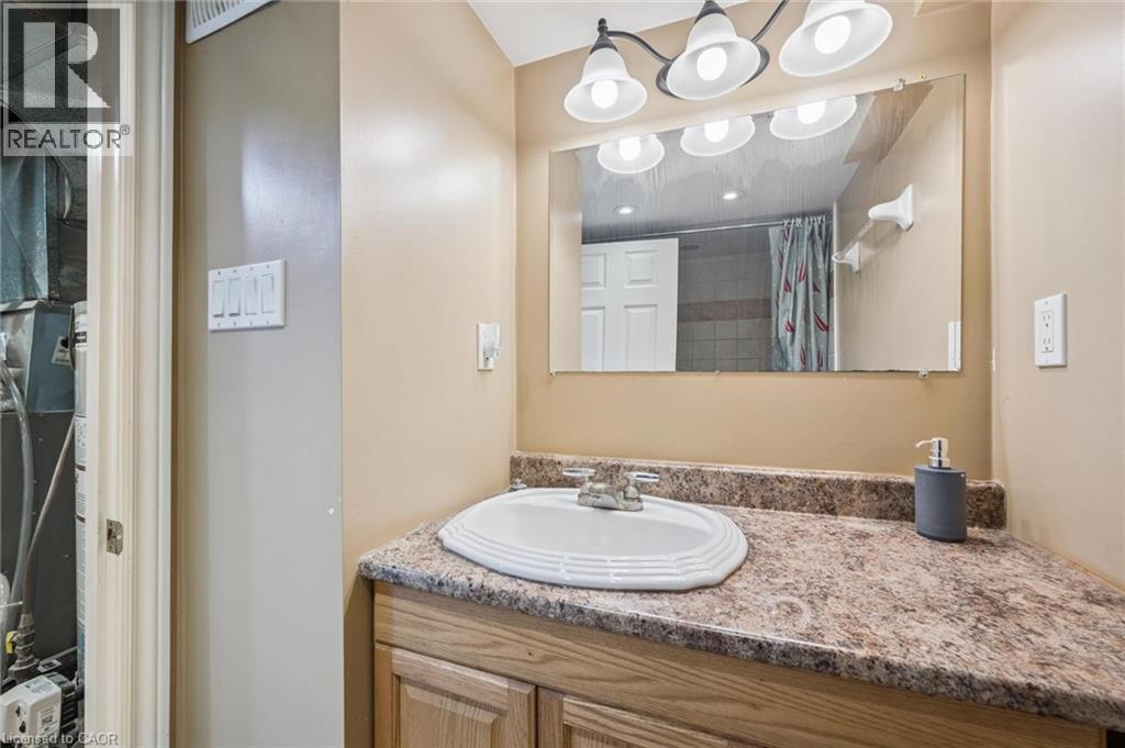 405 Wellington Street N, Kitchener, Ontario  N2H 5L3 - Photo 30 - 40778415