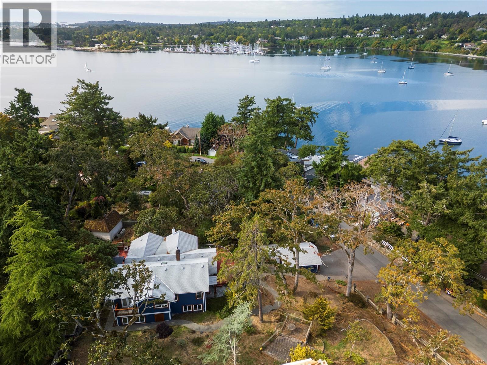 2710 Sea View Rd, Saanich, British Columbia  V8N 1K8 - Photo 5 - 1013252