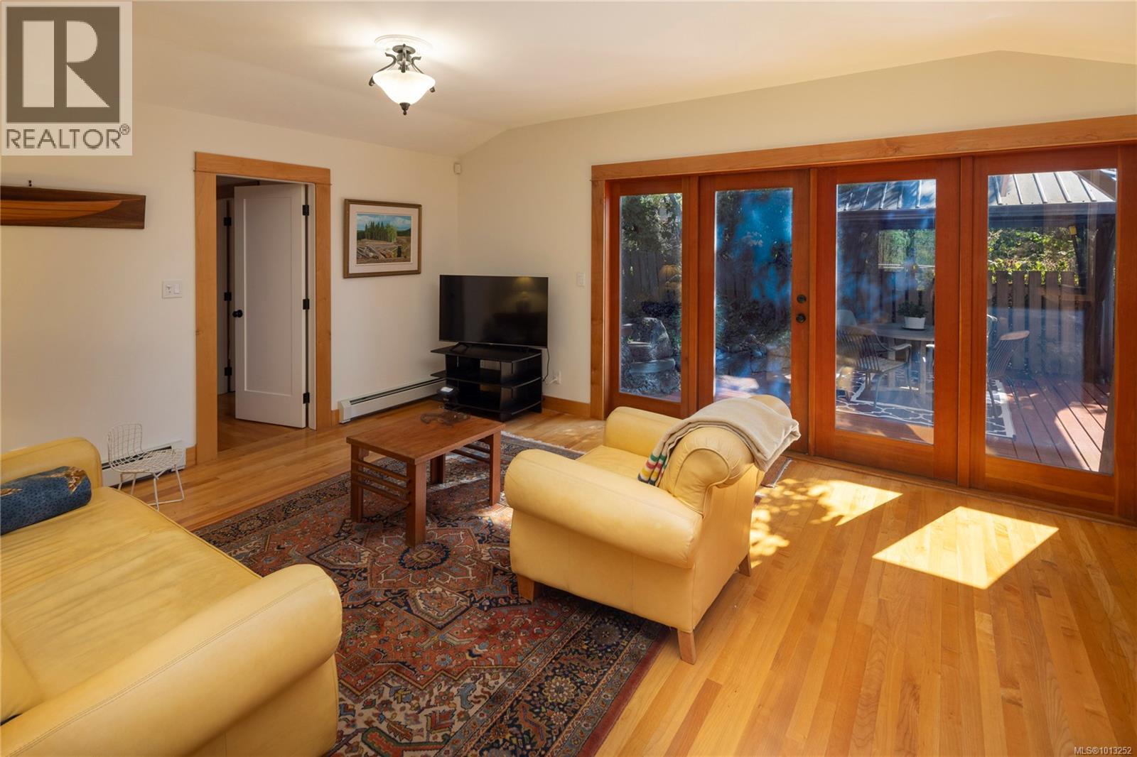 2710 Sea View Rd, Saanich, British Columbia  V8N 1K8 - Photo 23 - 1013252