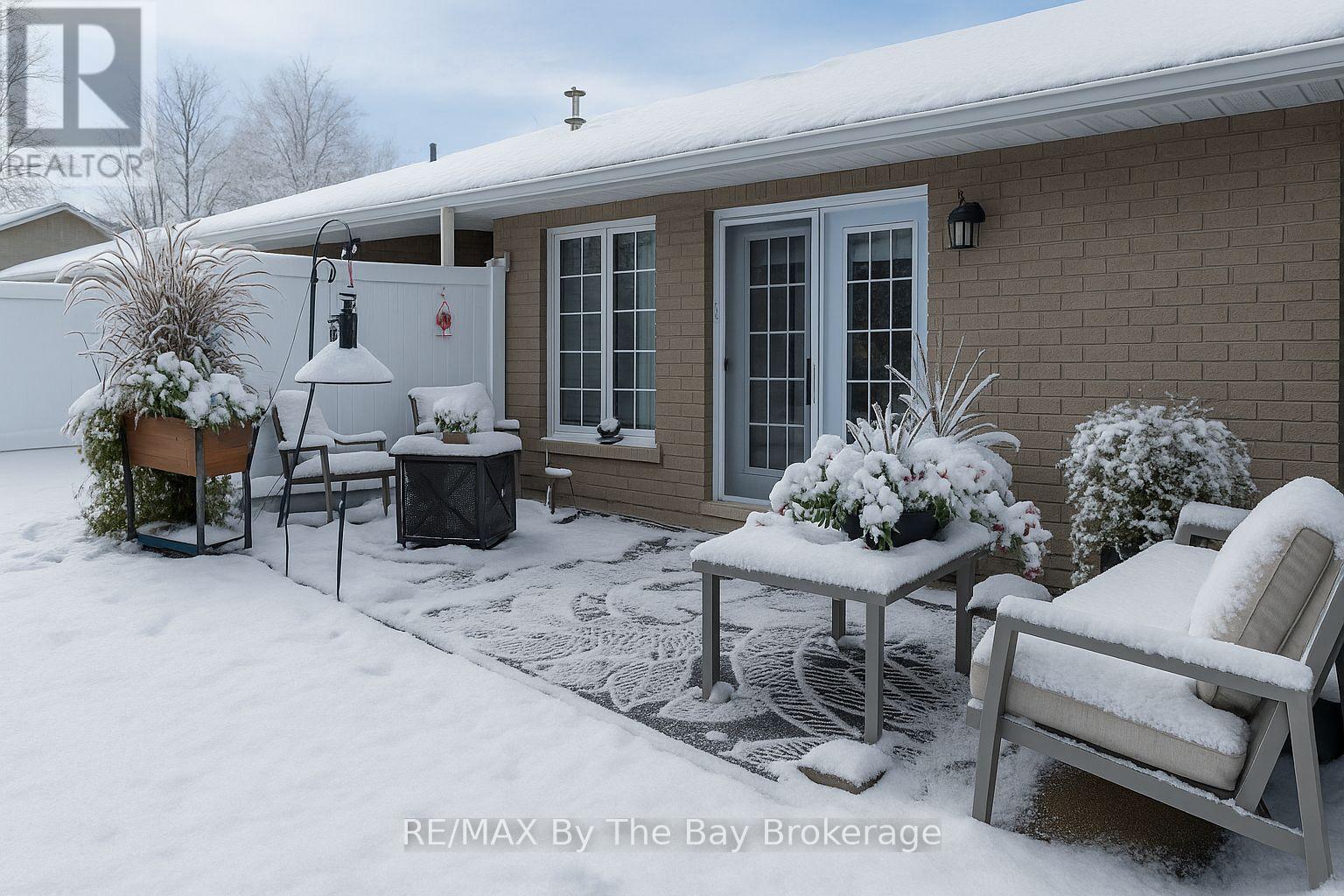 67 Meadow Lane, Wasaga Beach, Ontario  L9Z 0A3 - Photo 7 - S12473058