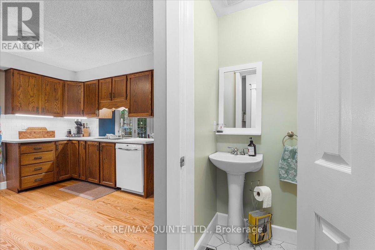 57 Kensington Crescent, Belleville, Ontario  K8P 4T4 - Photo 35 - X12294507