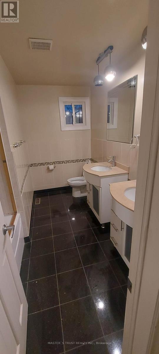 65 Farmstead Road, Toronto (St. Andrew-Windfields), Ontario  M2L 2X2 - Photo 19 - C12610196