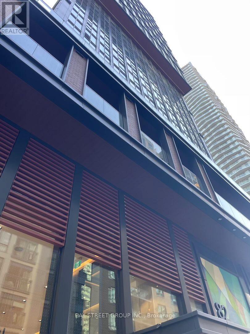 2005 - 82 DALHOUSIE STREET, Toronto, Ontario