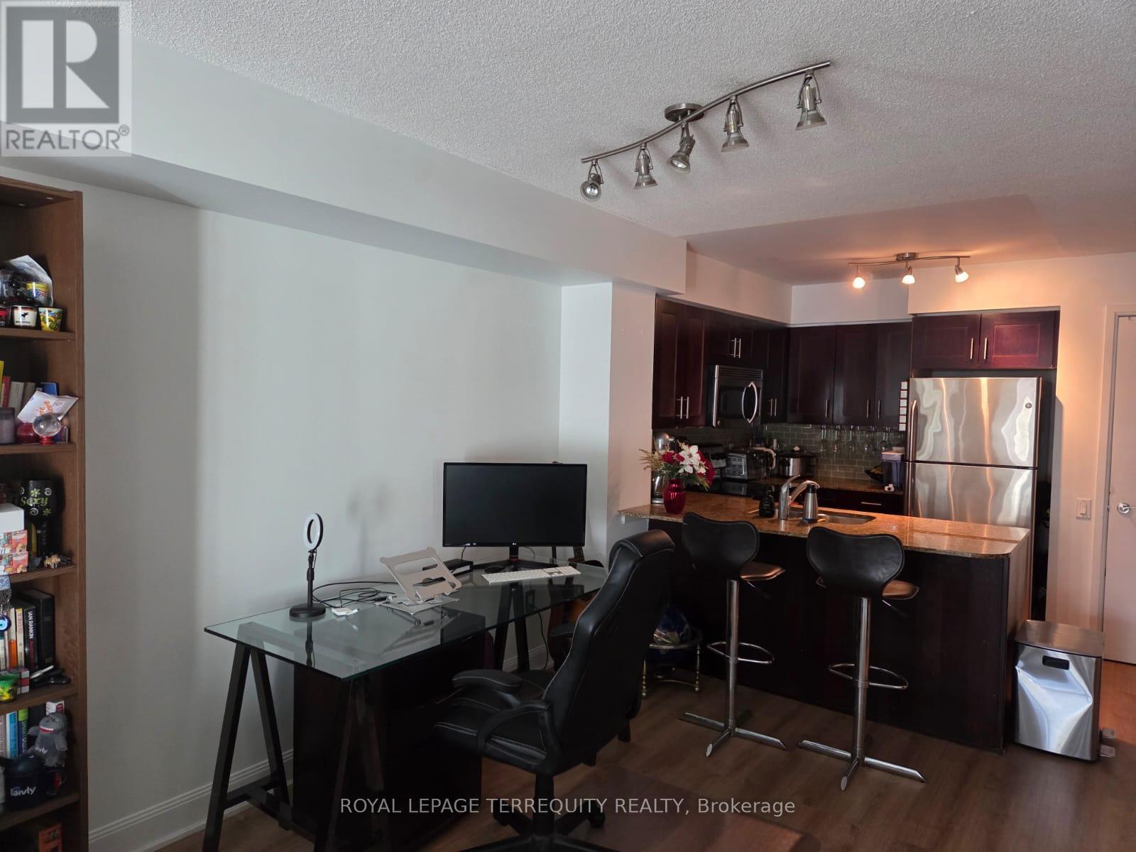 1512 - 2181 Yonge Street, Toronto, Ontario  M4S 3H7 - Photo 3 - C12610224