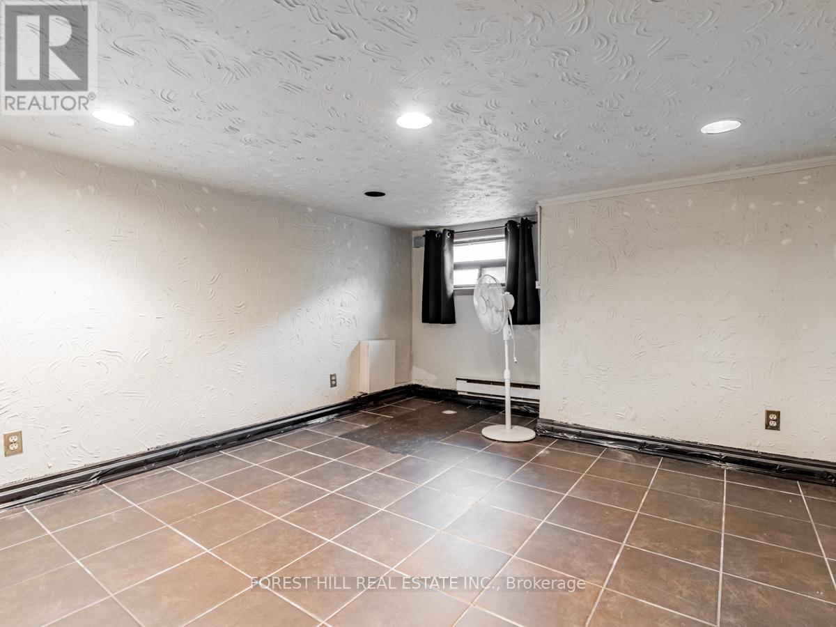 54 De Grassi Street, Toronto, Ontario  M4M 2K3 - Photo 17 - E12610200