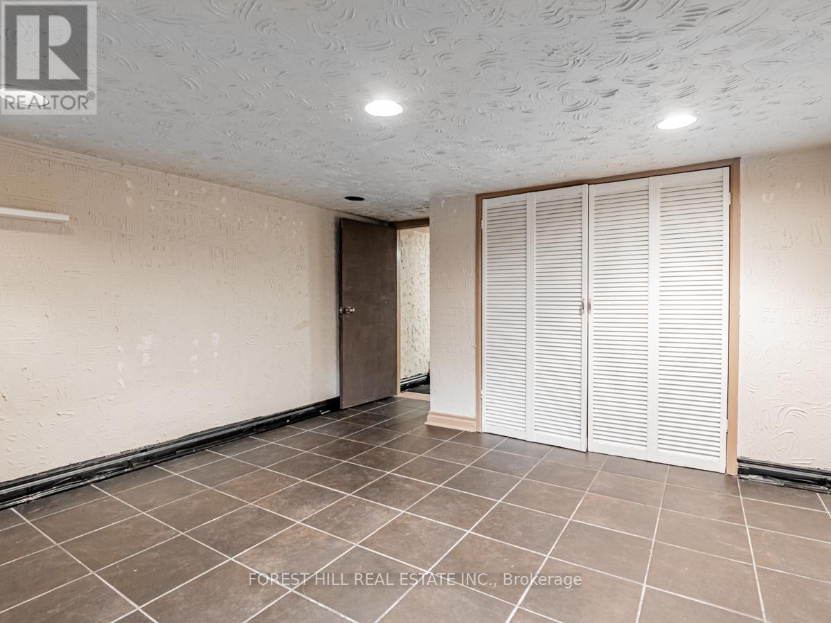 54 De Grassi Street, Toronto, Ontario  M4M 2K3 - Photo 19 - E12610200