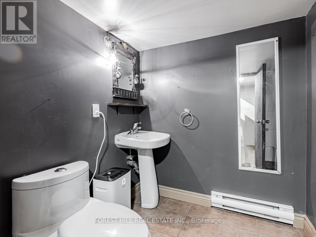 54 De Grassi Street, Toronto, Ontario  M4M 2K3 - Photo 20 - E12610200