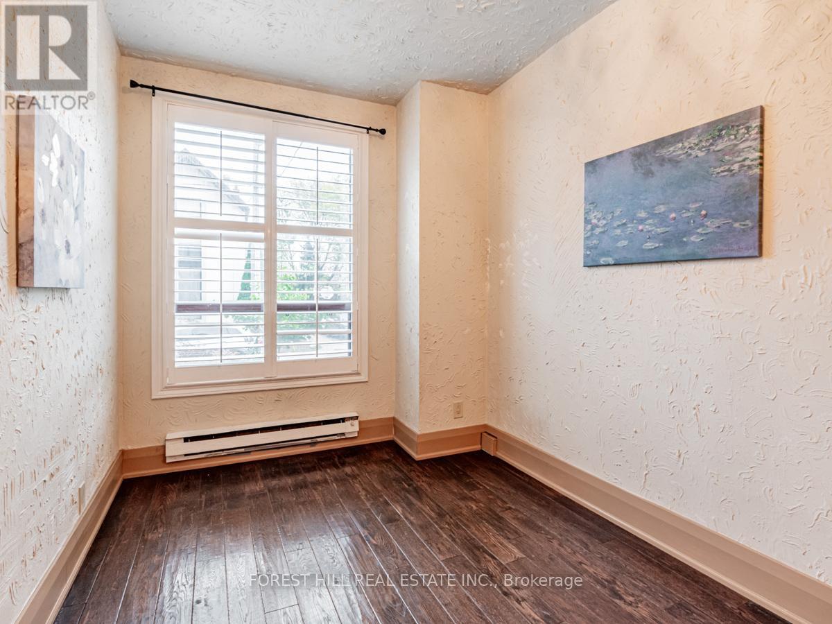 54 De Grassi Street, Toronto, Ontario  M4M 2K3 - Photo 5 - E12610200