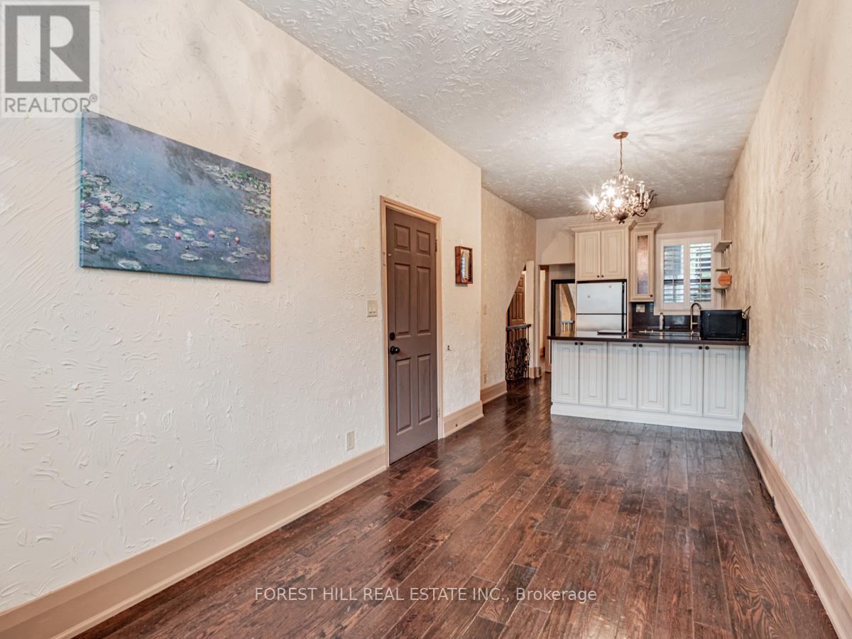 54 De Grassi Street, Toronto, Ontario  M4M 2K3 - Photo 6 - E12610200