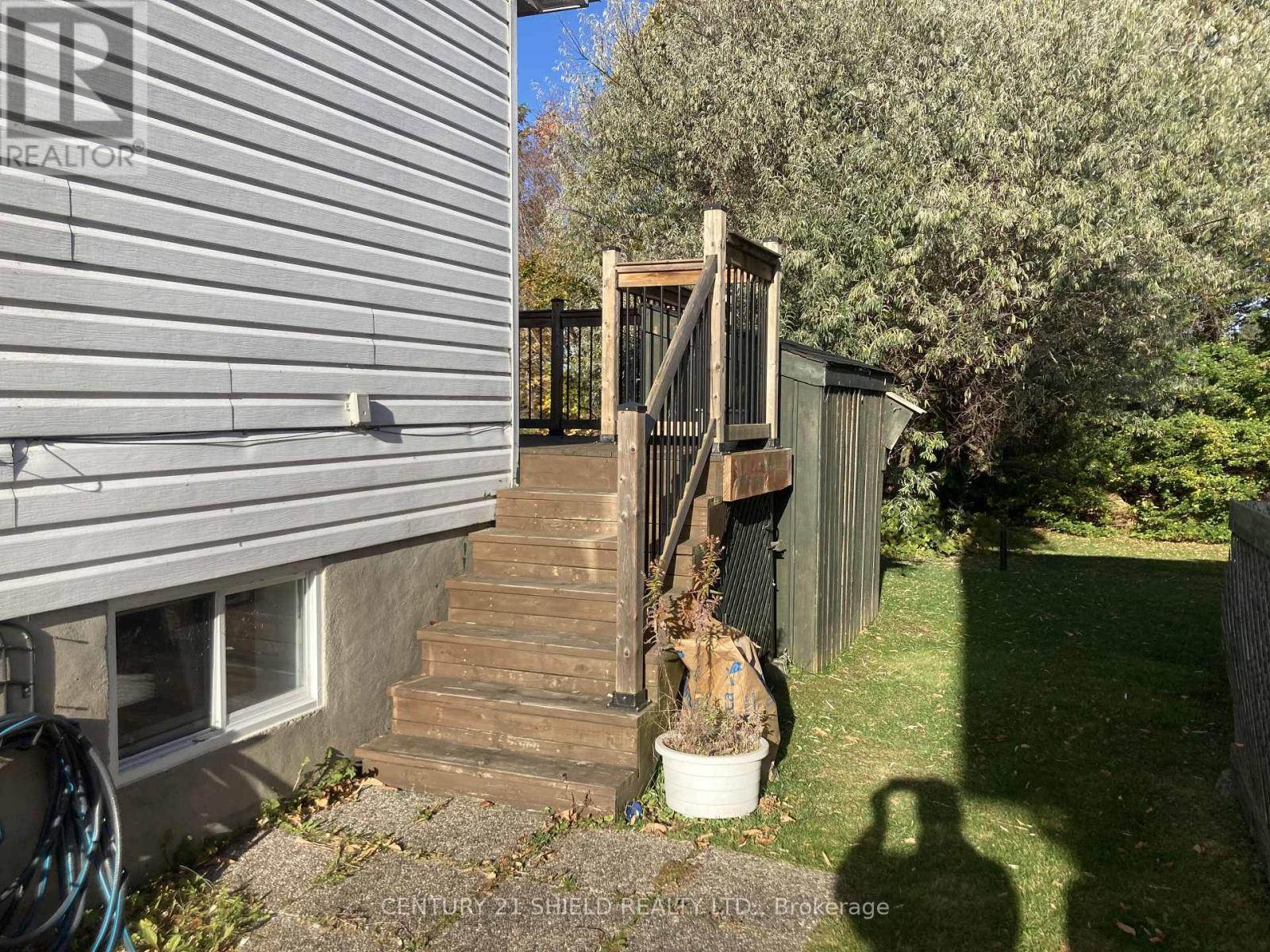 21255 Mcnaughton Court E, South Glengarry, Ontario K0C 1E0 - Photo 35 - X12492584