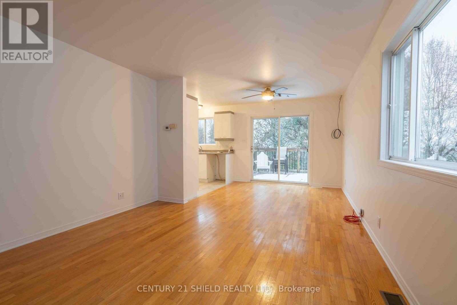 21255 Mcnaughton Court E, South Glengarry, Ontario K0C 1E0 - Photo 7 - X12492584