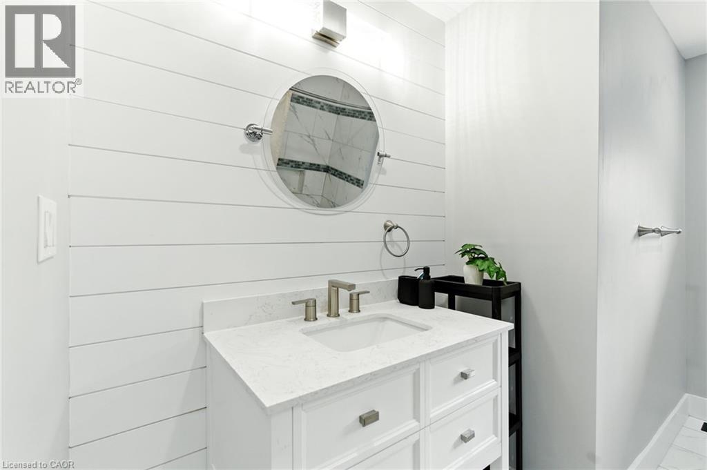 31 Varadi Avenue, Brantford, Ontario  N3R 3N2 - Photo 8 - 40770427