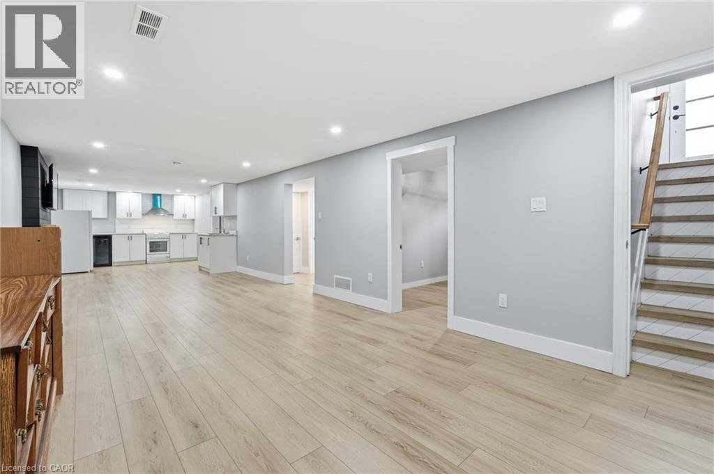 31 Varadi Avenue, Brantford, Ontario  N3R 3N2 - Photo 13 - 40770427