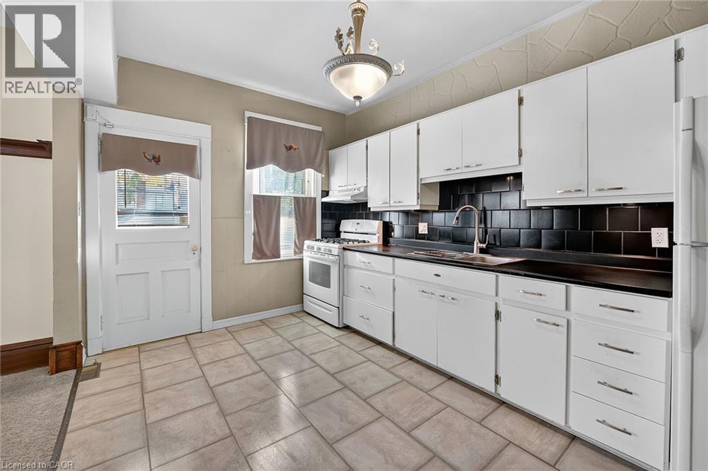 72 London Street N, Hamilton, Ontario L8H 4B5 - Photo 13 - 40786658