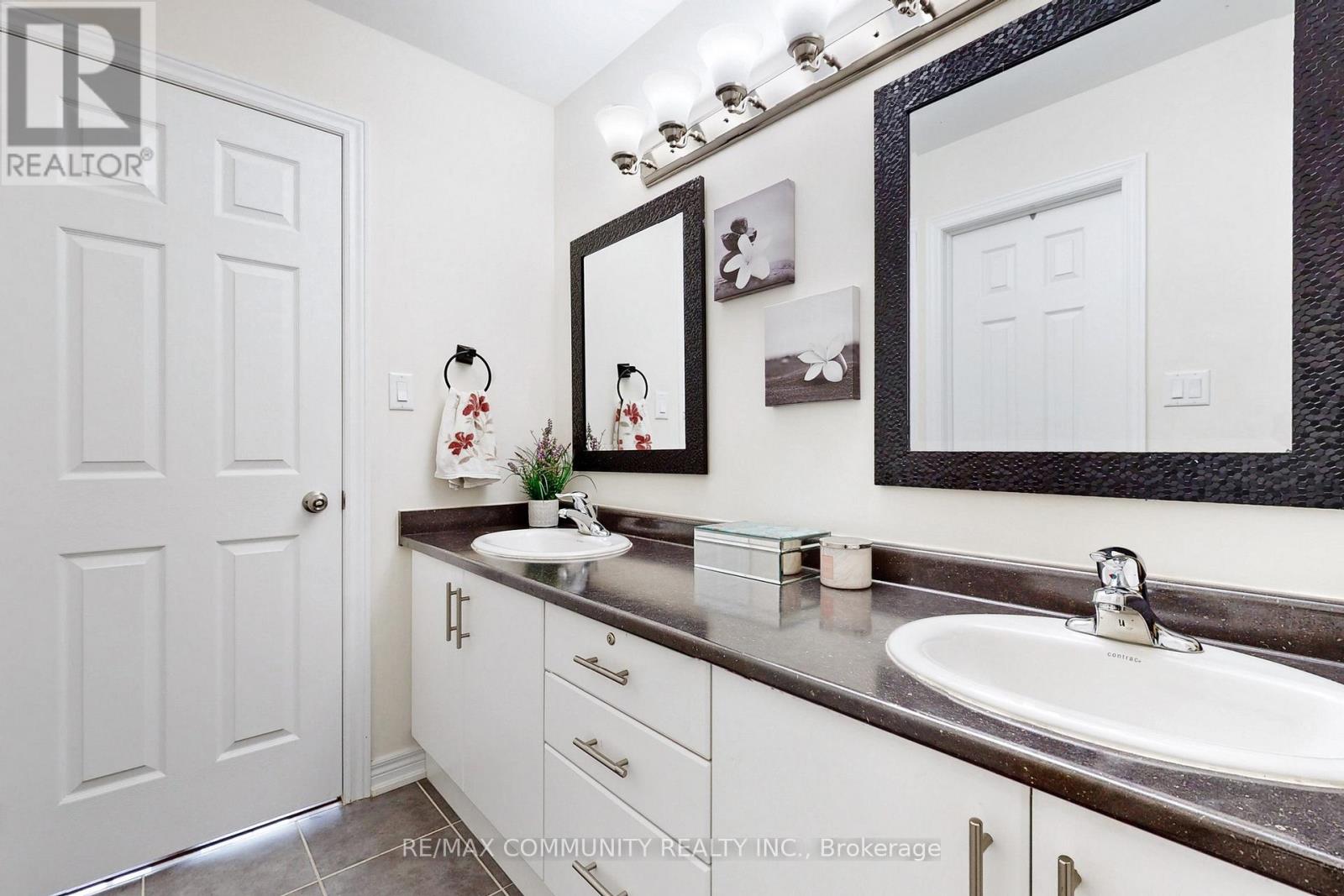 4 Flay Court, Innisfil, Ontario  L0L 1L0 - Photo 28 - N12610126