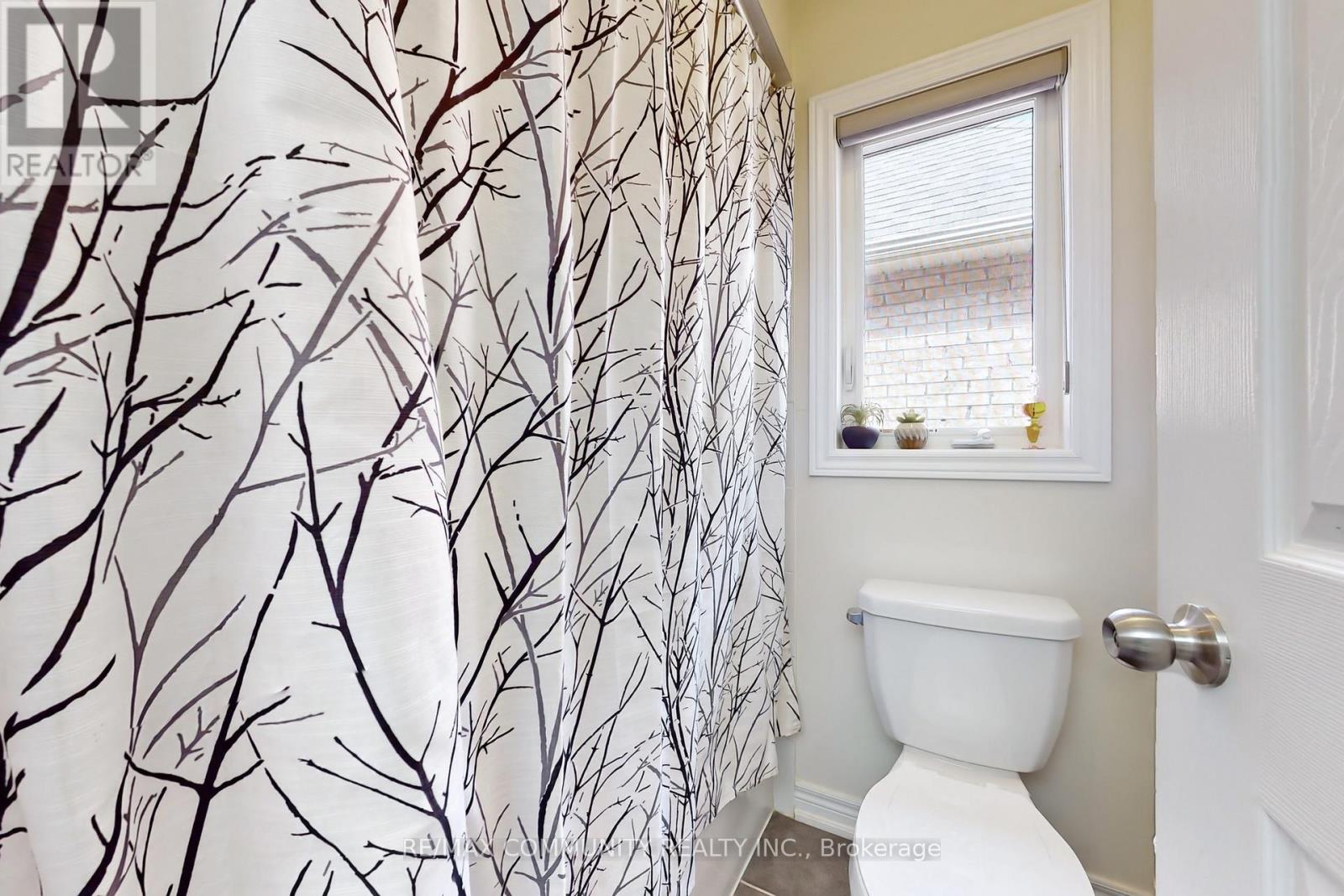 4 Flay Court, Innisfil, Ontario  L0L 1L0 - Photo 29 - N12610126