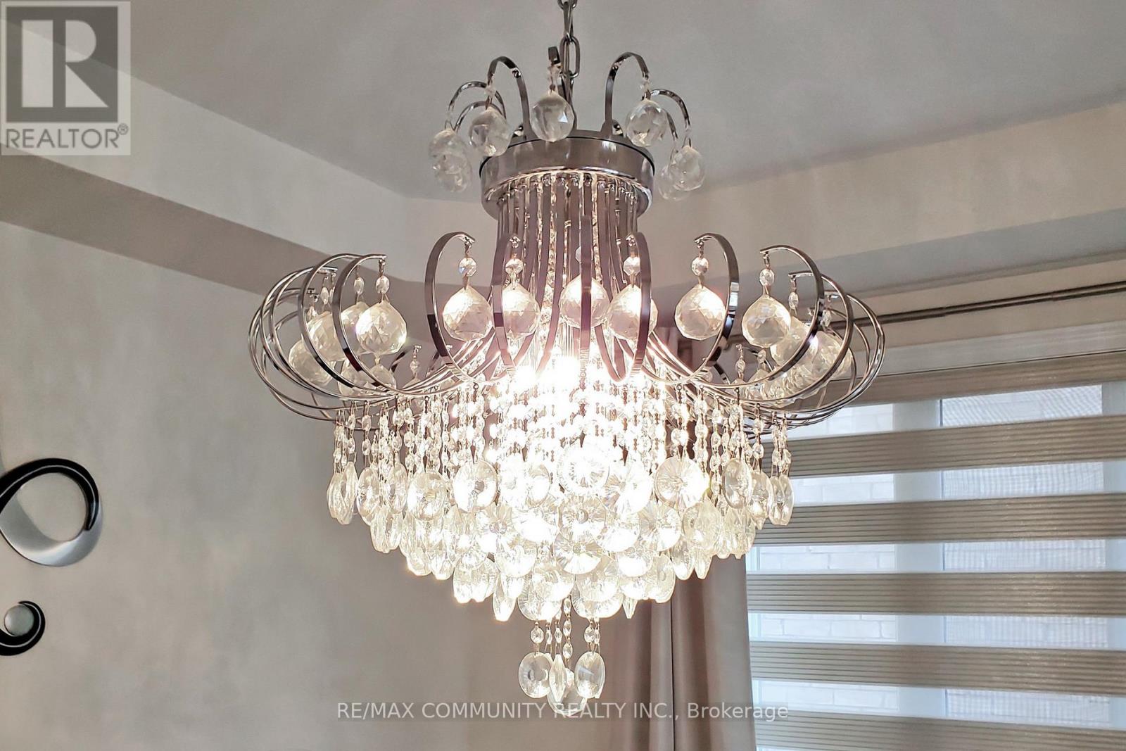 4 Flay Court, Innisfil, Ontario  L0L 1L0 - Photo 4 - N12610126