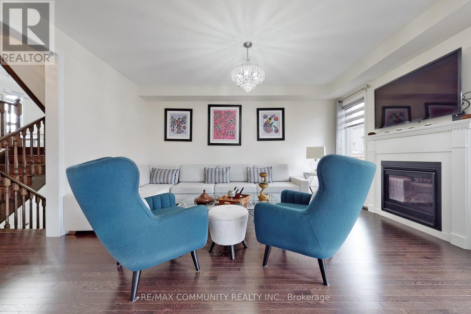 4 Flay Court, Innisfil, Ontario  L0L 1L0 - Photo 5 - N12610126