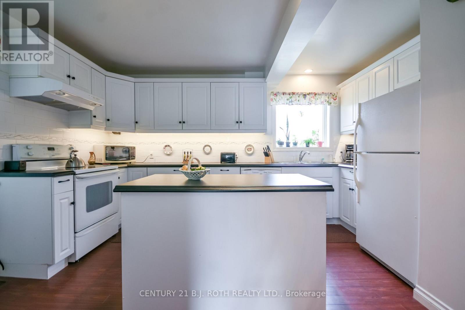 164 Cook Street, Barrie, Ontario  L4M 4G9 - Photo 5 - S12559018