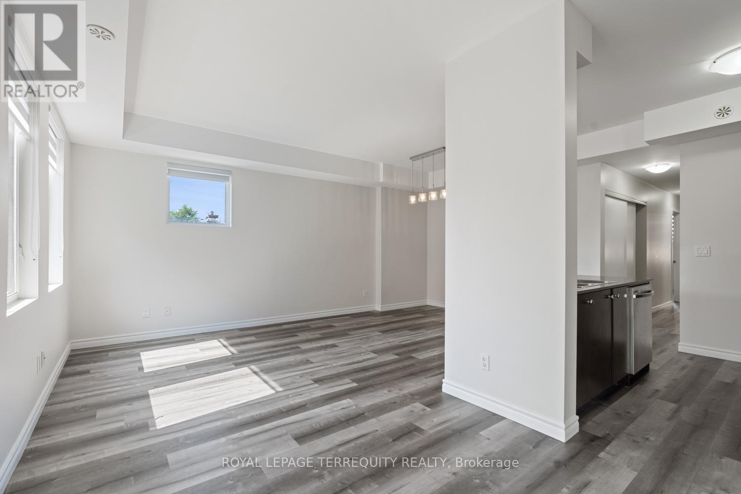 31 - 871 Wilson Avenue, Toronto, Ontario  M3K 1E6 - Photo 3 - W12610058
