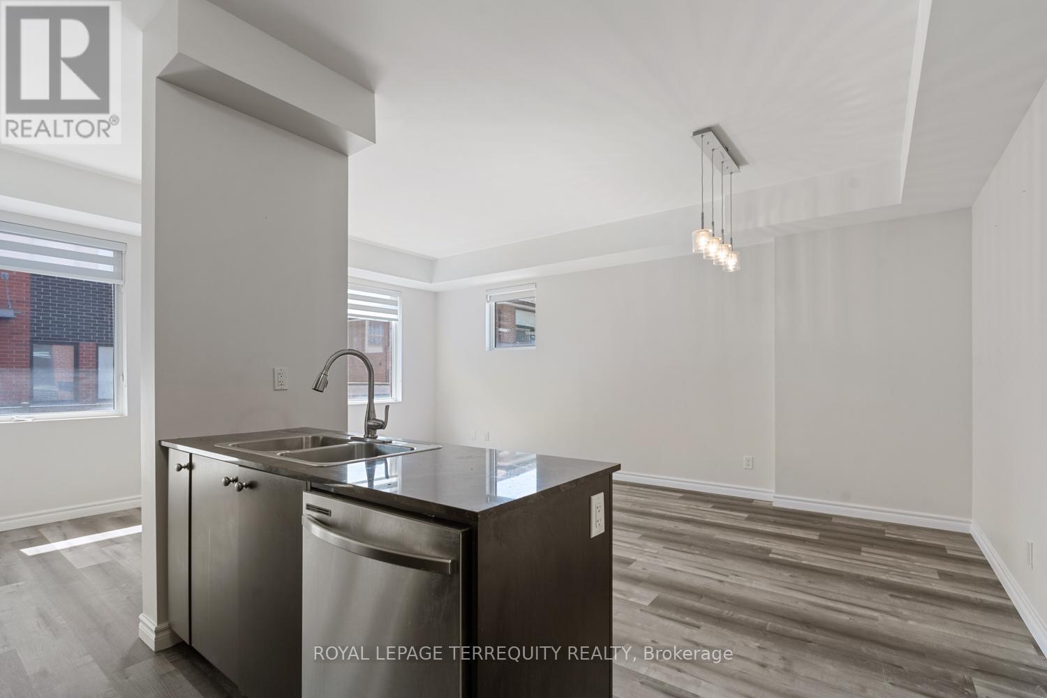 31 - 871 Wilson Avenue, Toronto, Ontario  M3K 1E6 - Photo 8 - W12610058