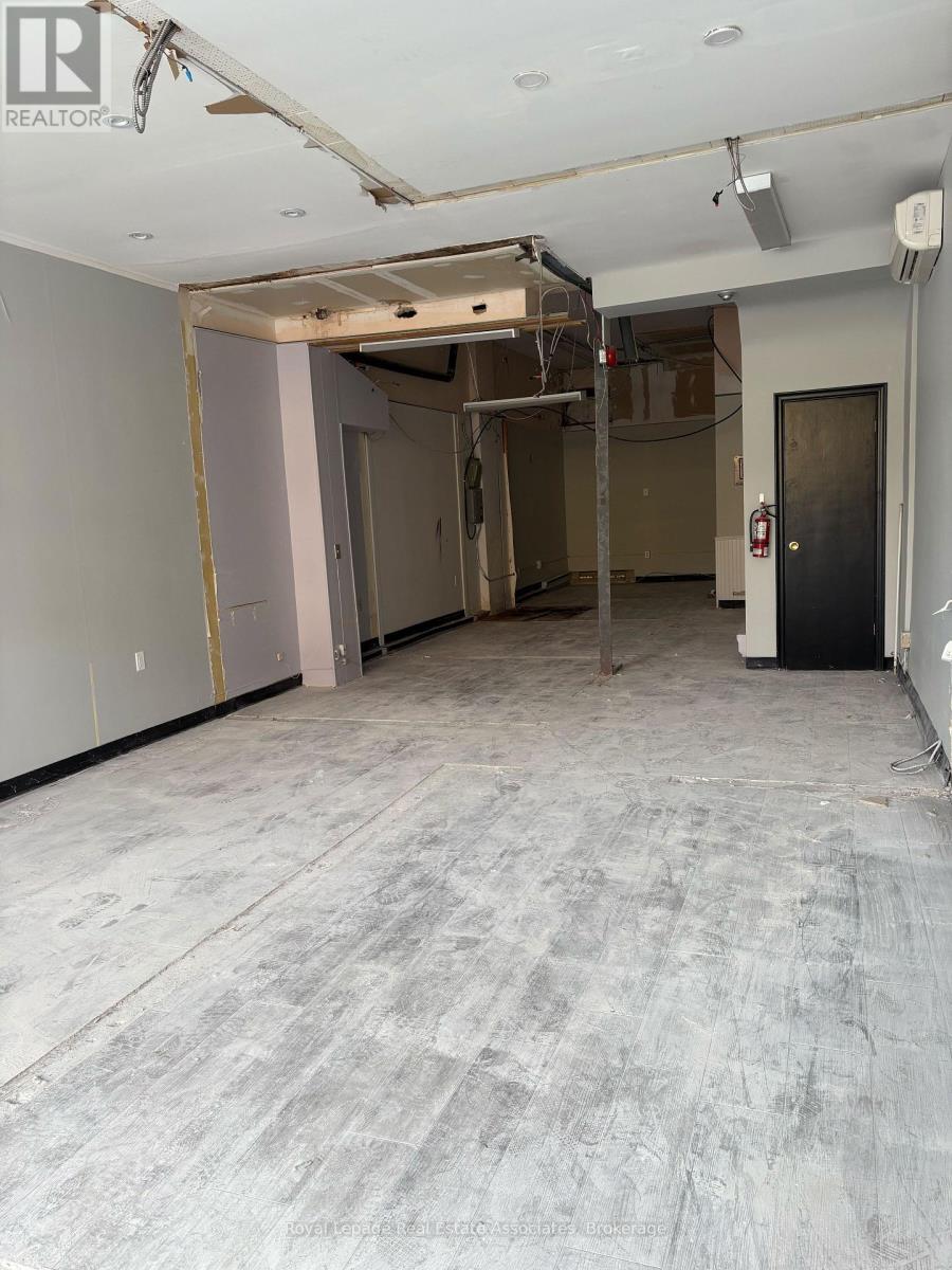 108 Main Street S, Halton Hills (Georgetown), Ontario  L7G 3E4 - Photo 3 - W12610076