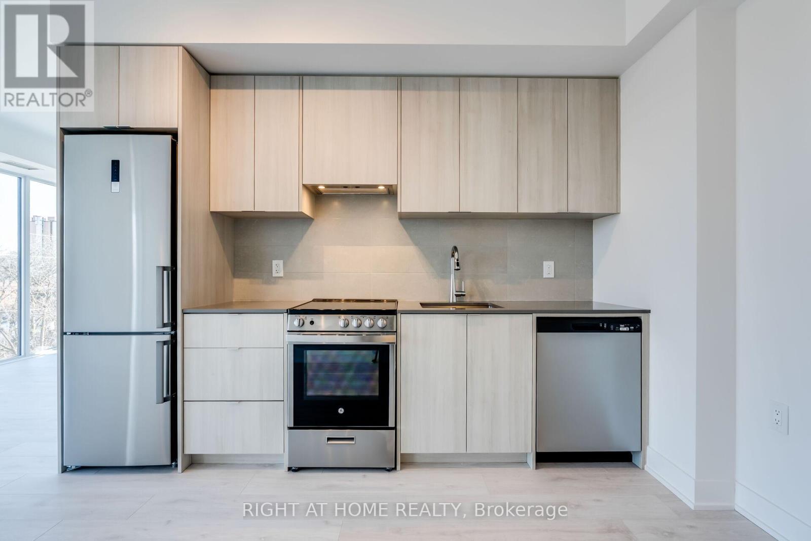 305 - 2088 James Street, Burlington, Ontario  L7R 0H2 - Photo 11 - W12610118